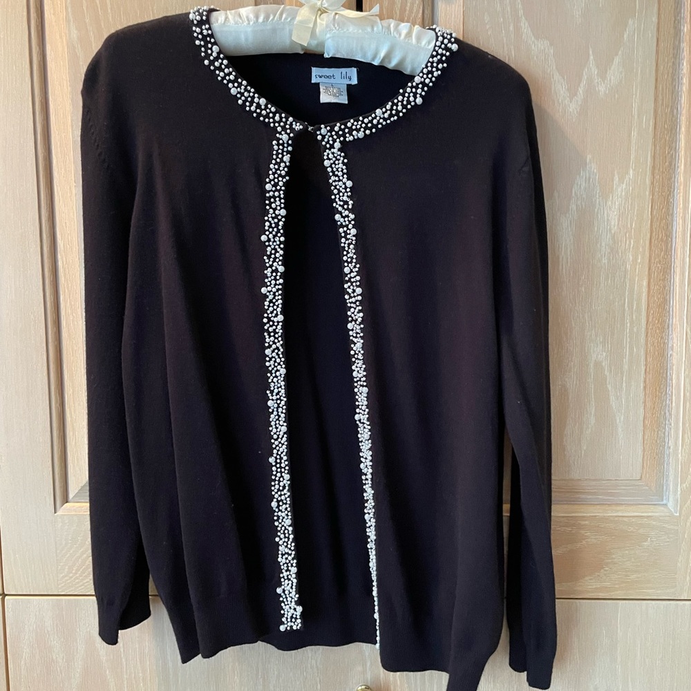 Sweet Lily Black Long Sleeve Cardigan with Pearl Trim Size Large.